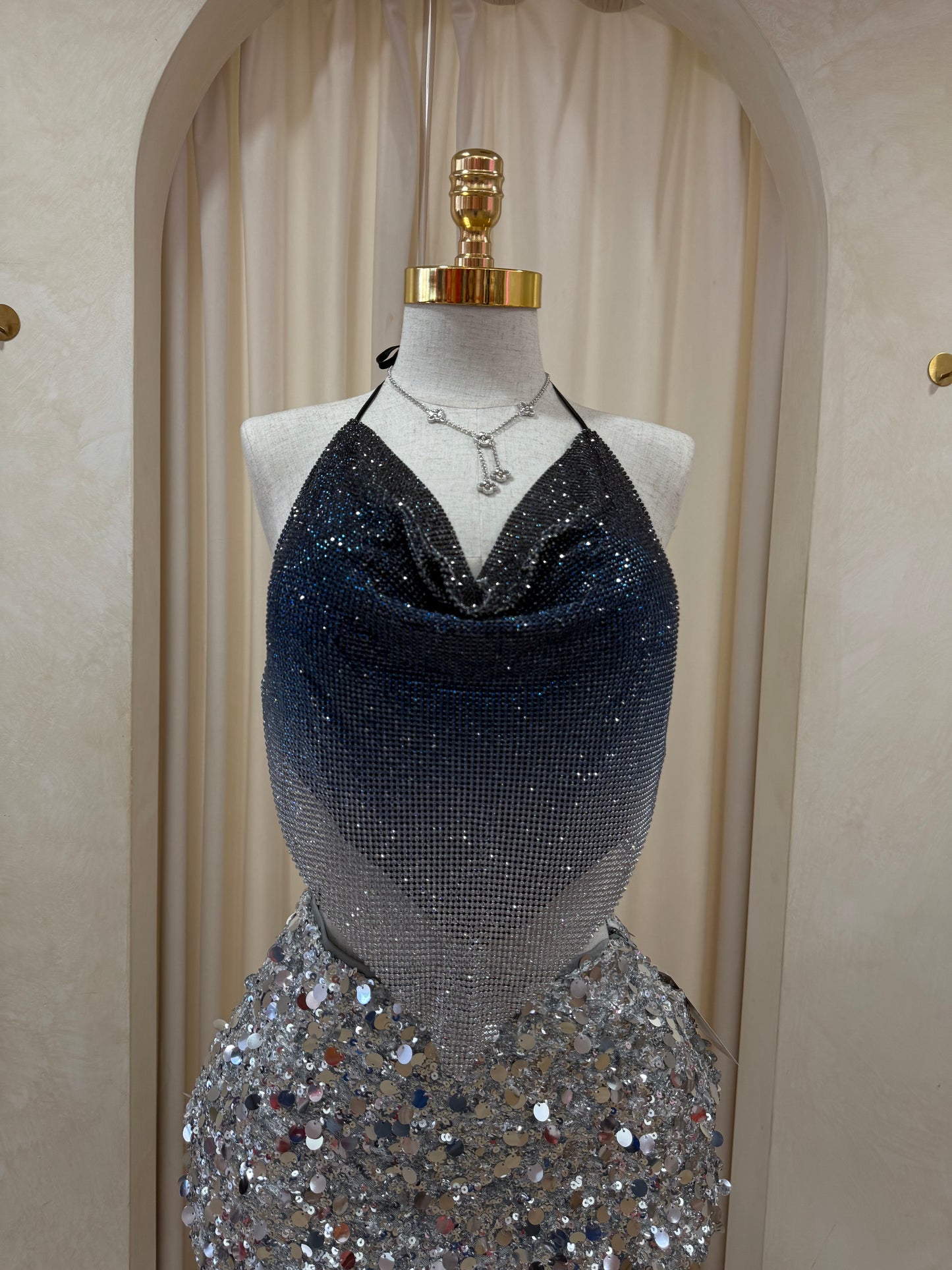 Bebiendo Lágrimas Rhinestone Top