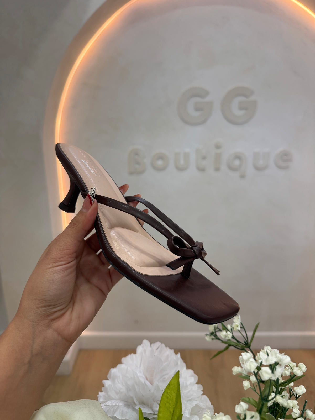 BOW CHOCOLATE HEELS