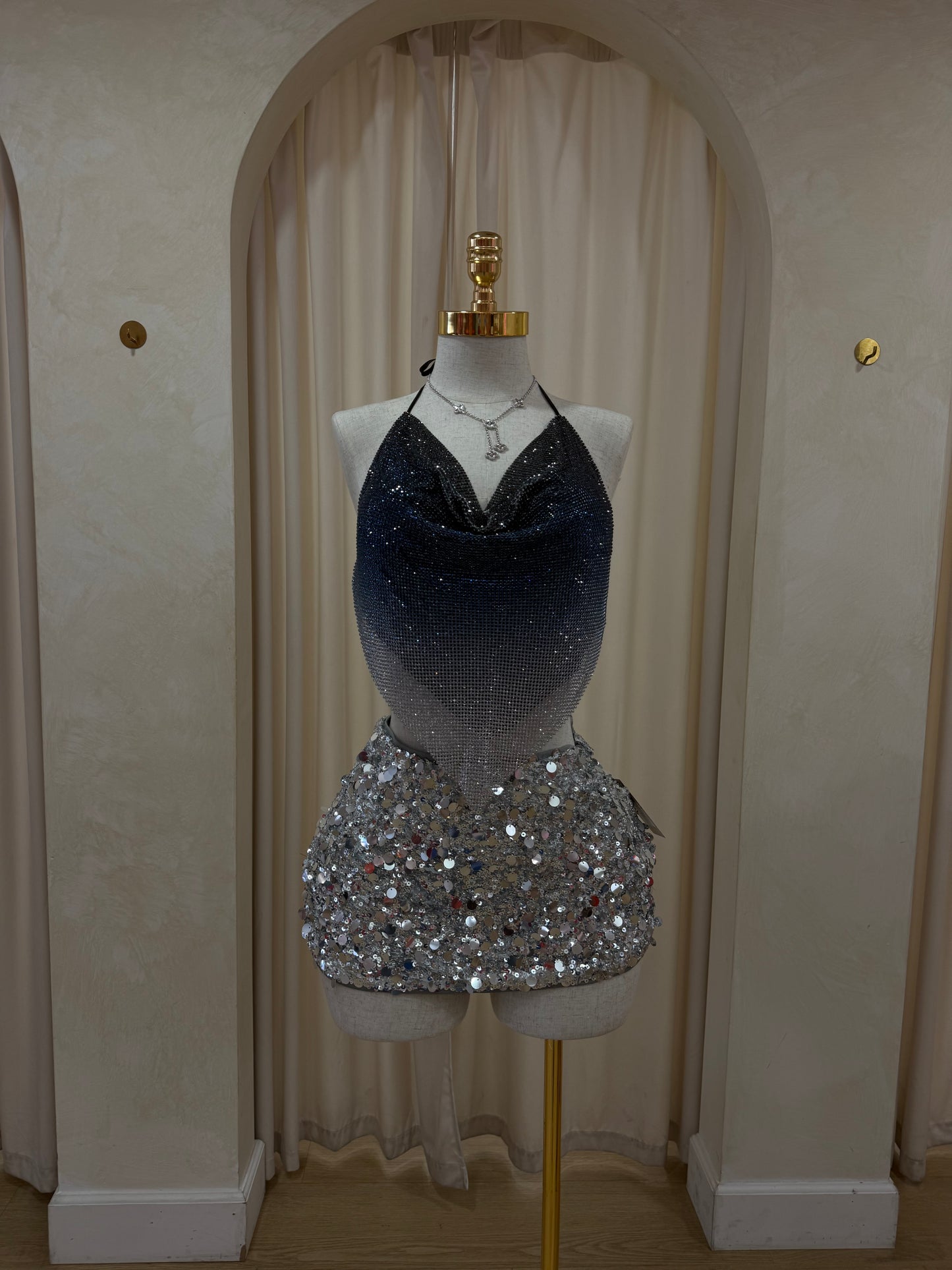 Bebiendo Lágrimas Rhinestone Top