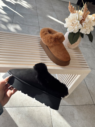 COZY GIRL SLIPPERS (BLACK) | PRICED AS MARKED🚨