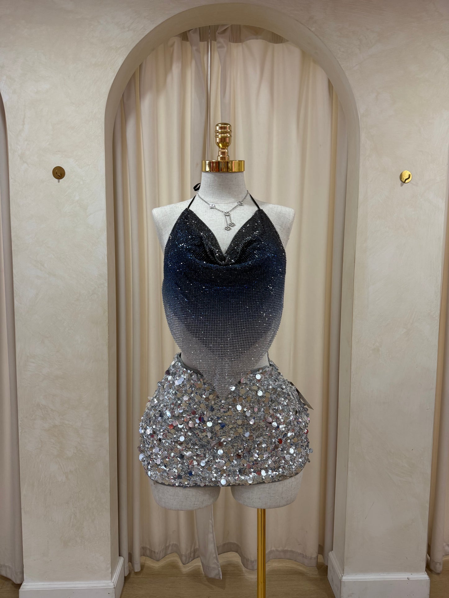 Bebiendo Lágrimas Rhinestone Top