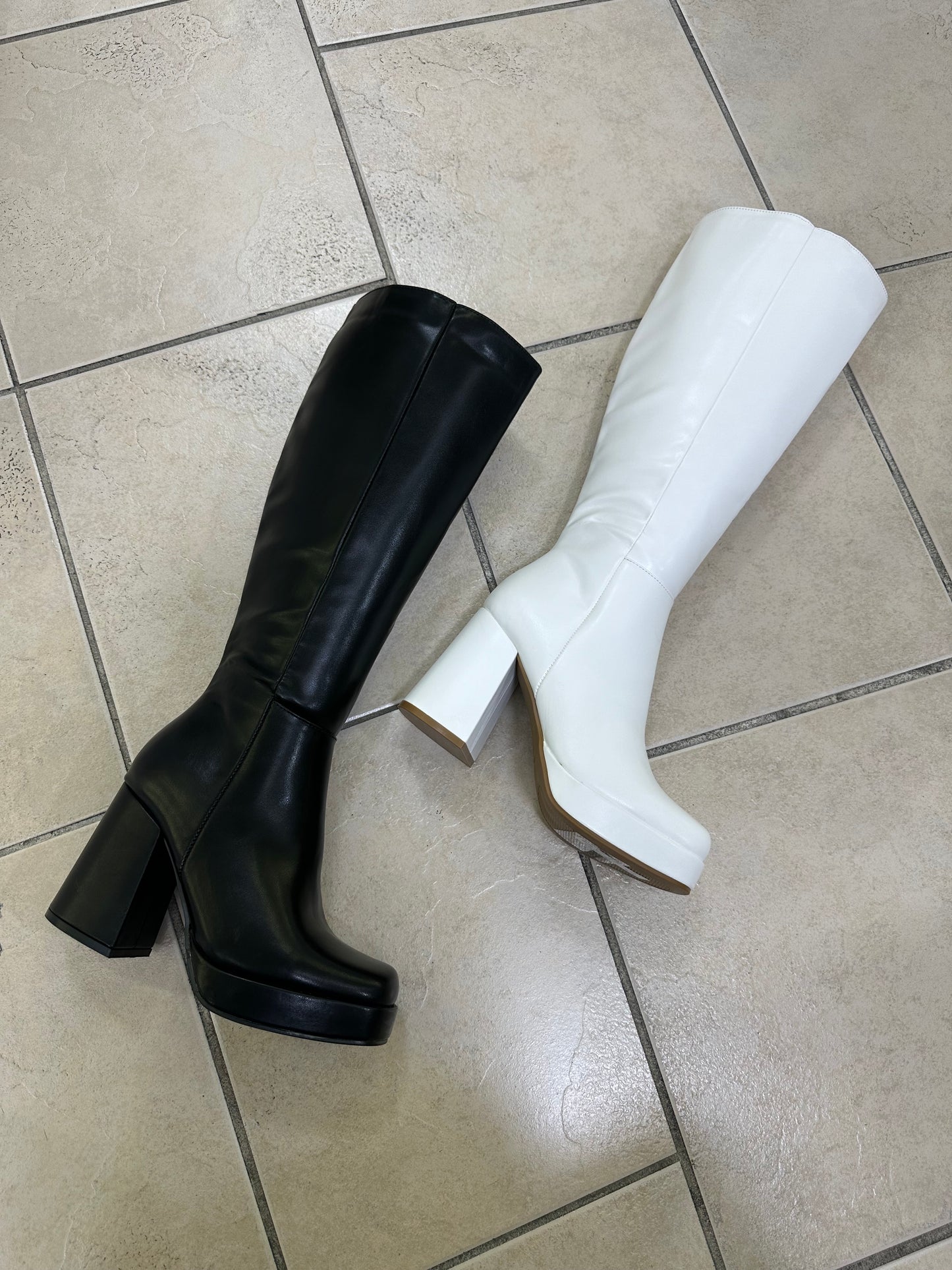 PROVENZA OVER THE KNEE BOOTS (WHITE)