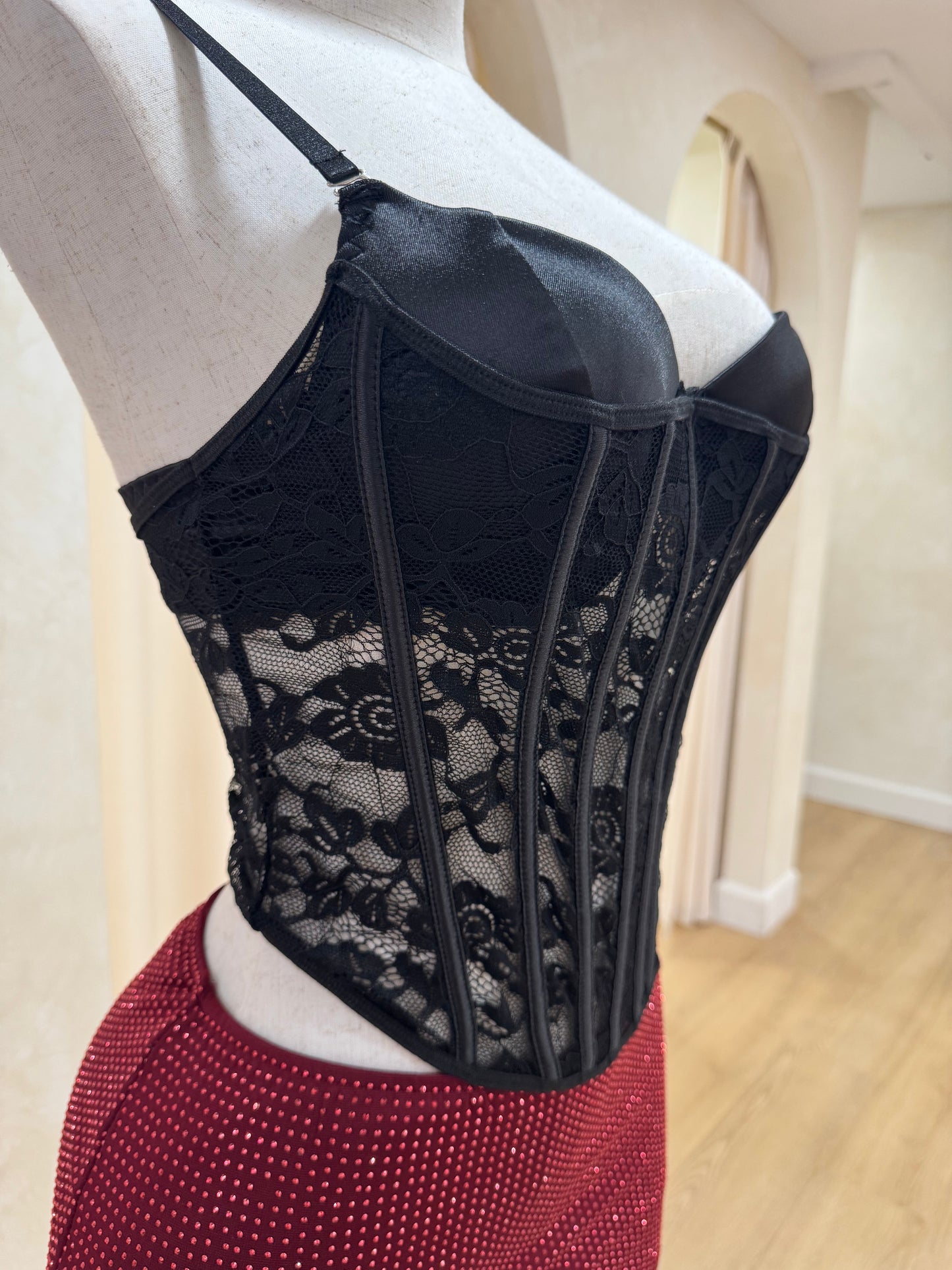 Snatching Lace Corset (Black)